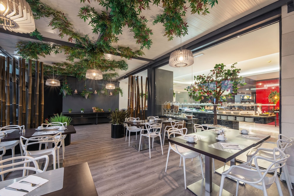 RR Hotel Da Rocha 58/74
