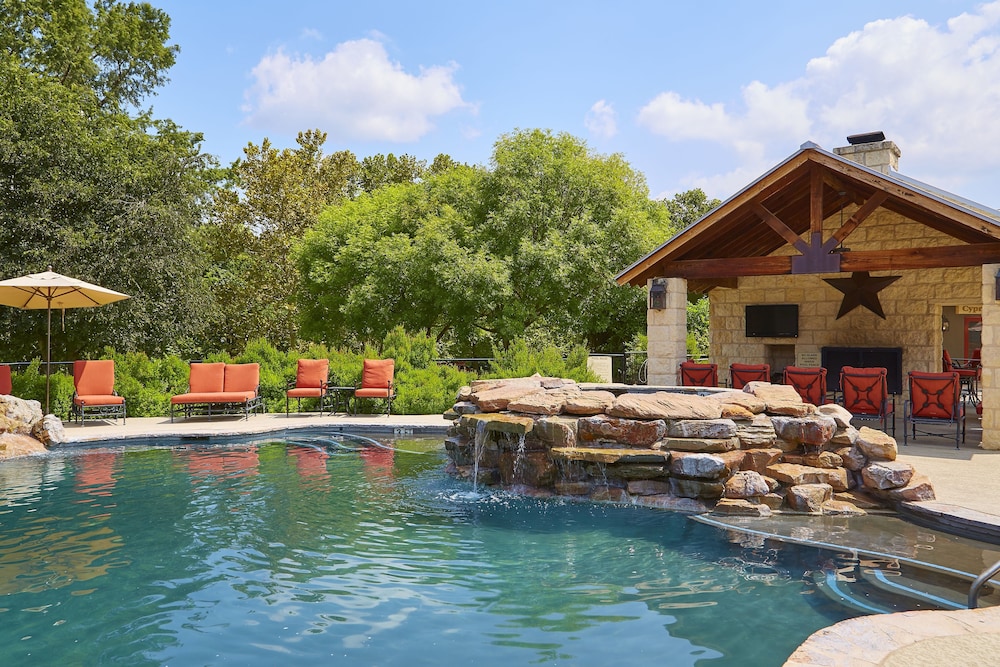 Fredericksburg Inn And Suites 4/53