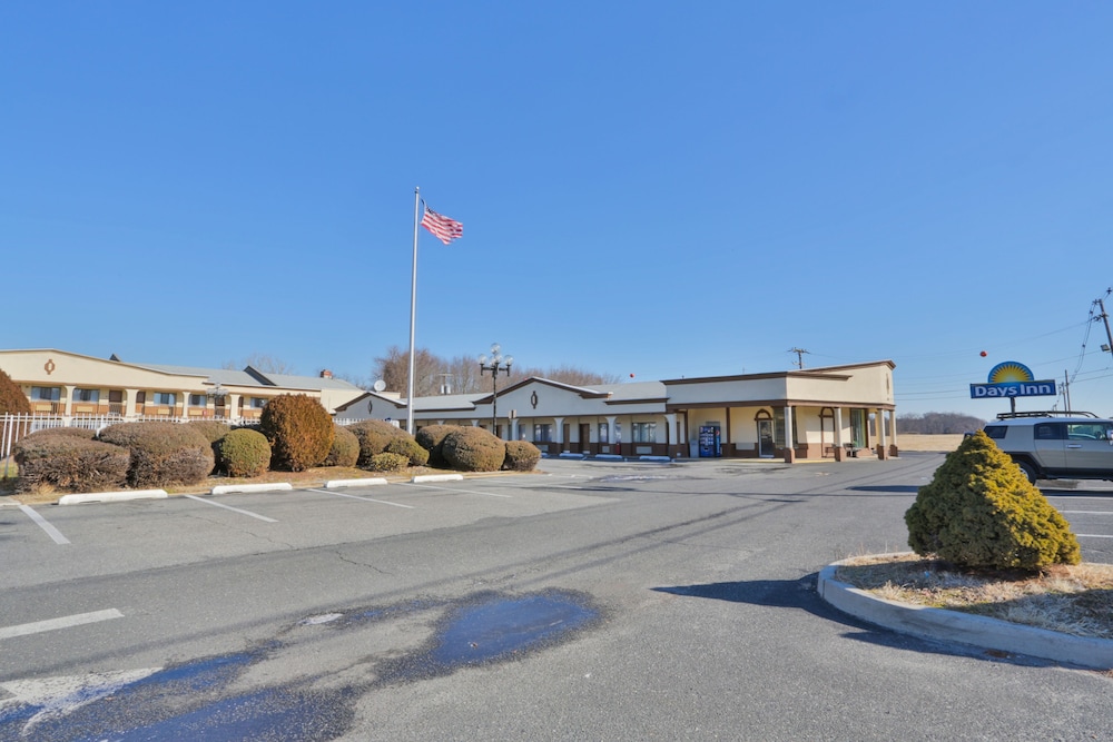 Days Inn by Wyndham Wrightstown 29/50