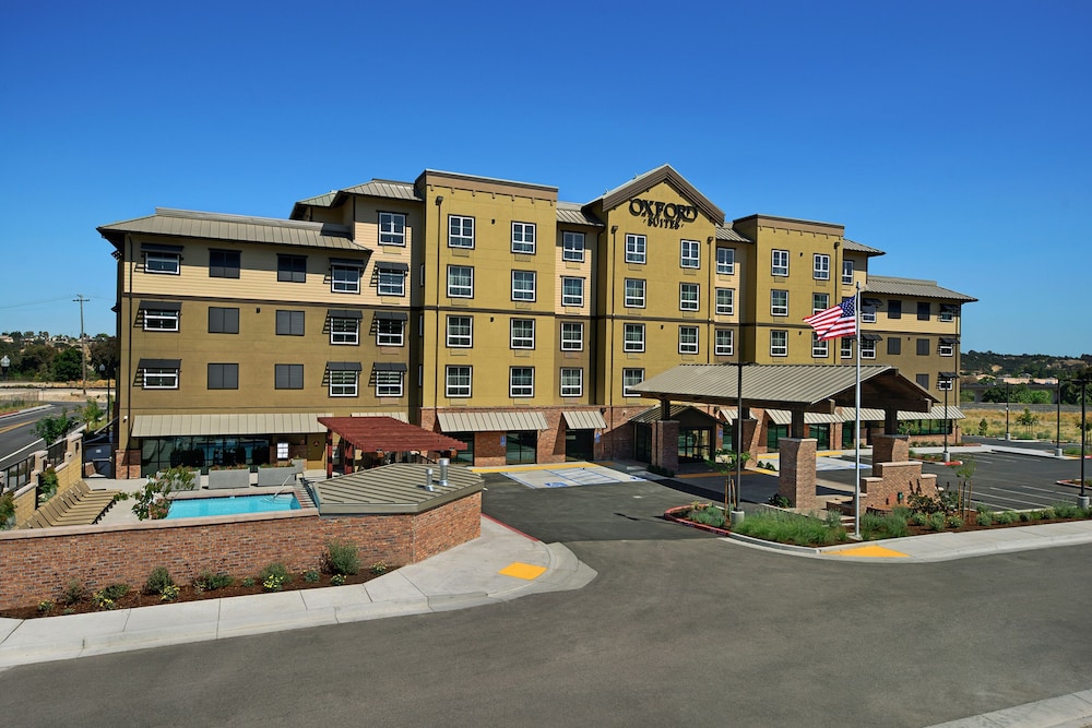 Oxford Suites Paso Robles 3/54