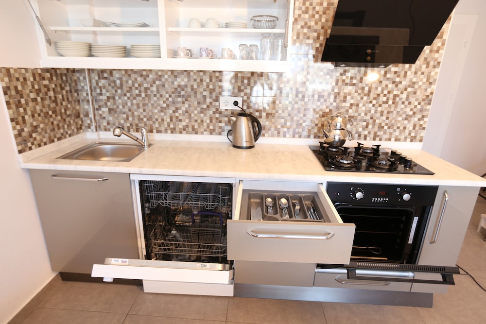 Truemar Hotels & Suites 49/50