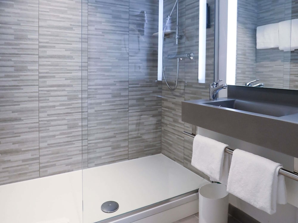 Ibis Styles Puteaux Paris La Defense 74/74