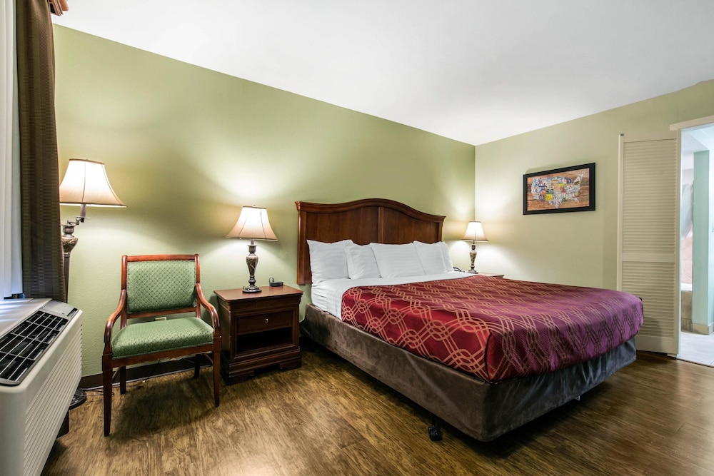 Baymont by Wyndham Branson Thousand Hills 14/42