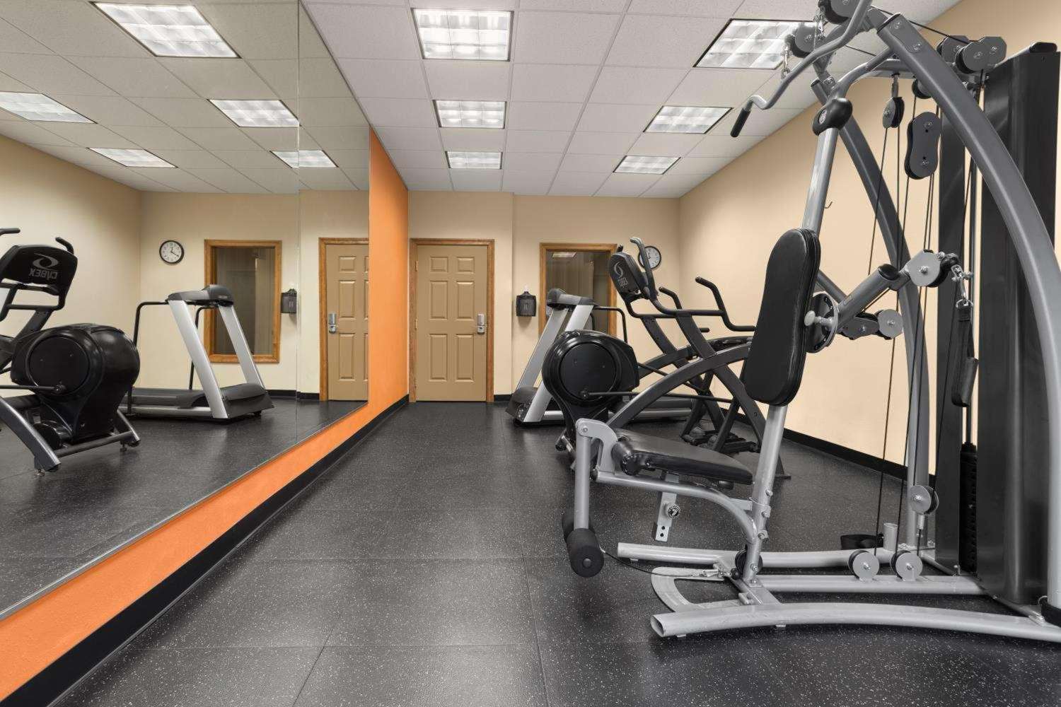 Country Inn & Suites by Radisson, Saraland, AL 4/8