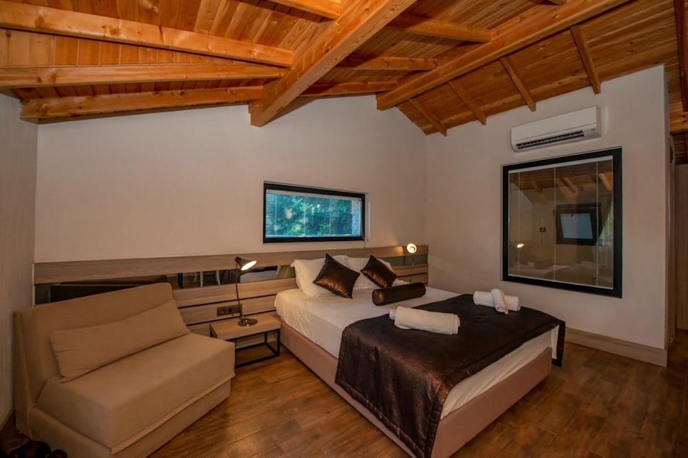 S3 Seahorse Beach Club & Hotel 15/50
