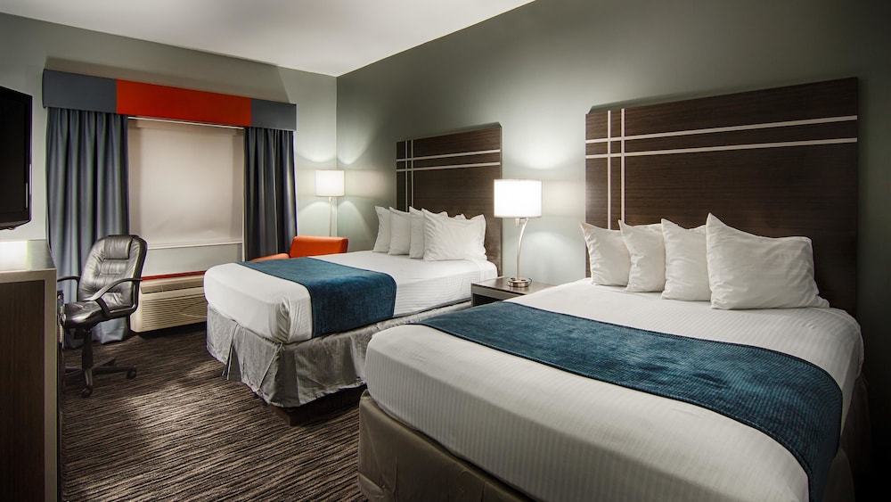 Best Western Elkhart Inn & Suites 8/27