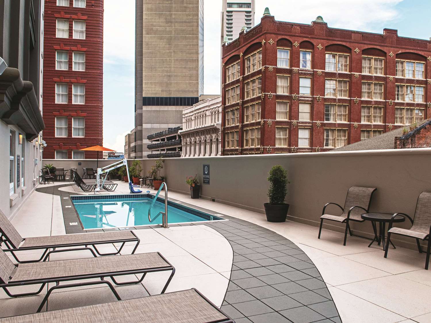 La Quinta Inn & Suites by Wyndham New Orleans Downtown 23/32