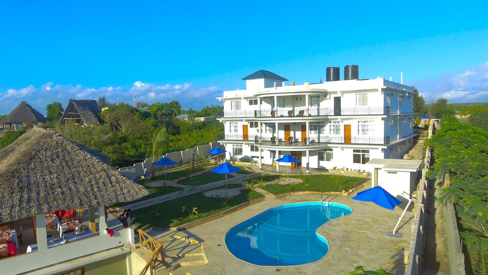 Sea Crest Hotel 12/70