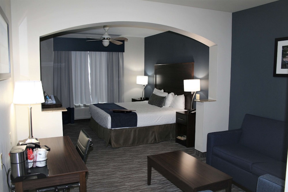 Best Western Plus Lake Dallas Inn & Suites 9/27