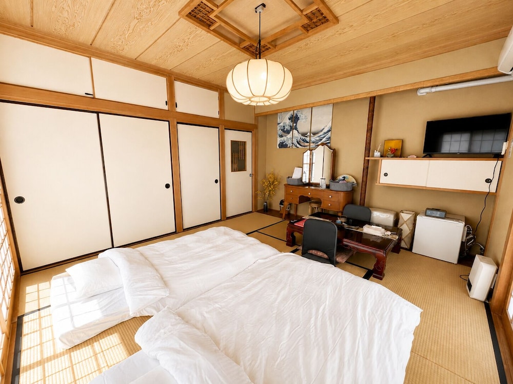 KUMO INN 12/50