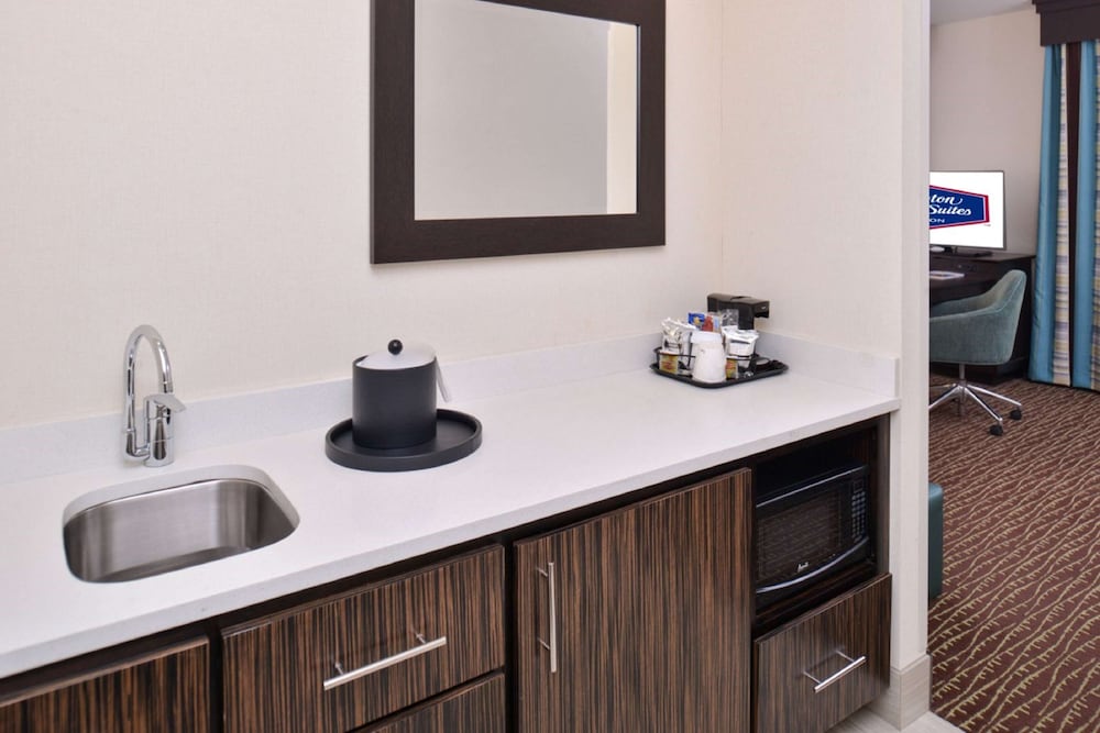 Hampton Inn Suites Bend 41/48