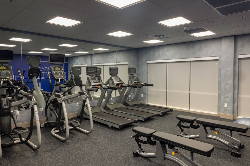 Holiday Inn Express Suites Harrisonburg University Area 36/54