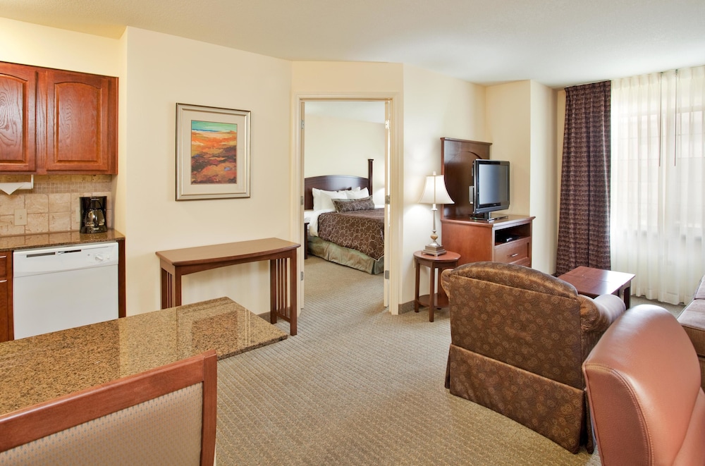 Staybridge Suites Kansas City-Independence 41/63