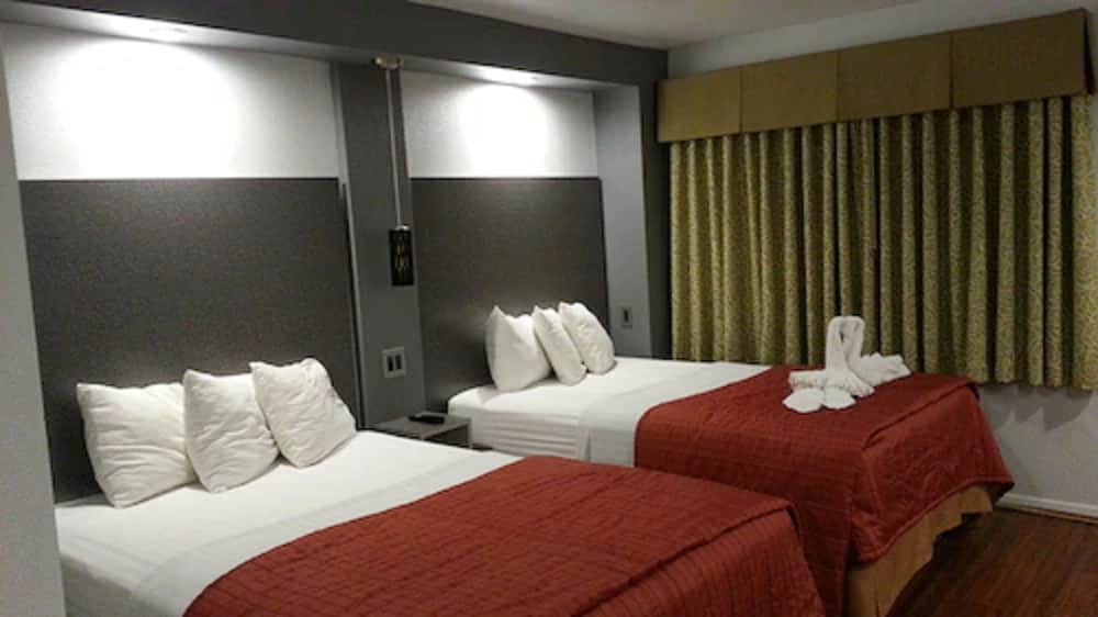 12 Oaks Hotel 15/50