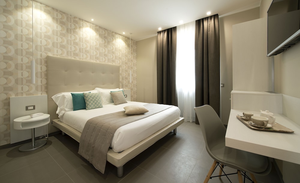 Hotel H21 30/30