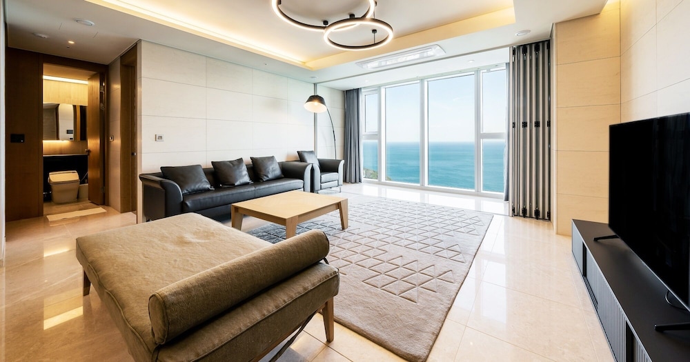 LCT Residence Y Collection 29/50