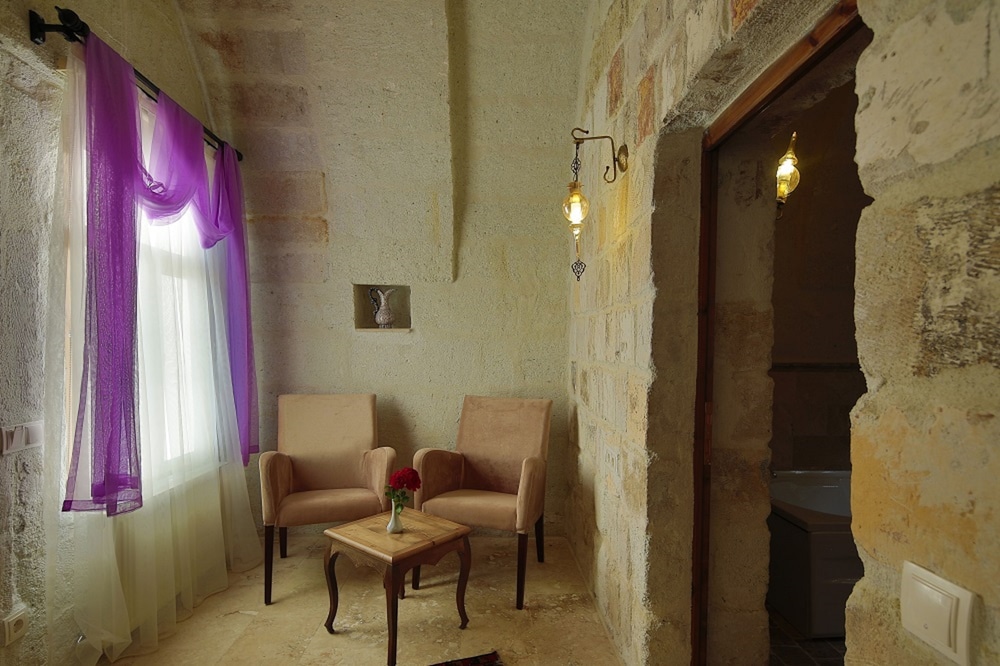 Jacob's Cave Suites 81/100