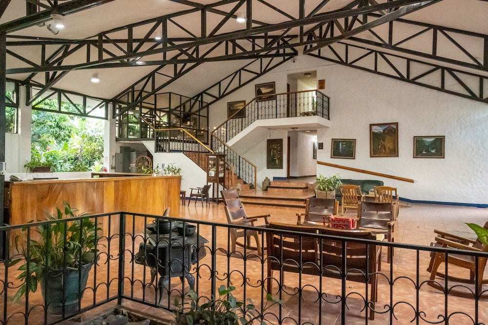 Hotel Aeropuerto 32/50