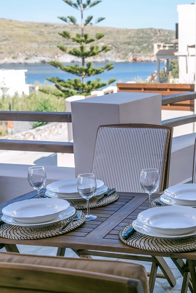 Syra Suites 38/50