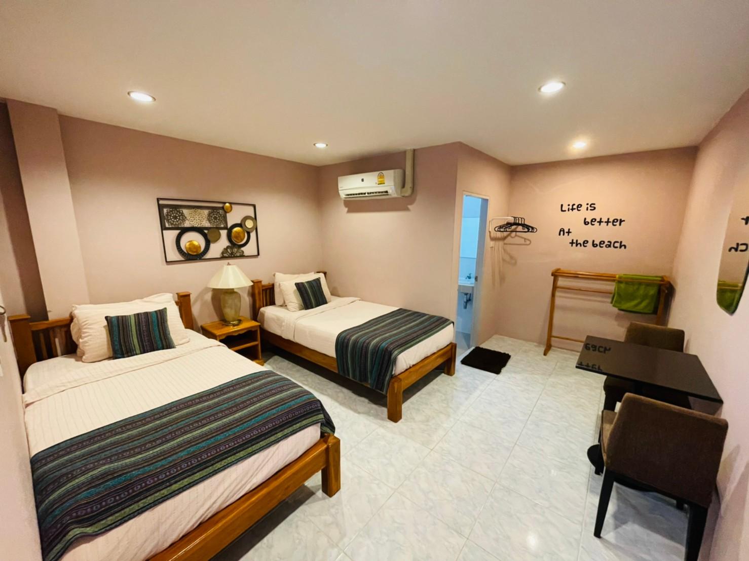 ECONOMY, TWIN BEDS