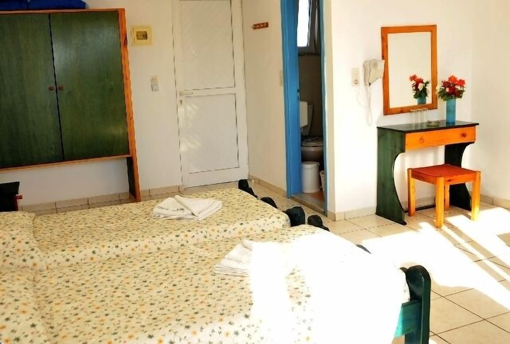 Hotel Athinoula 26/66