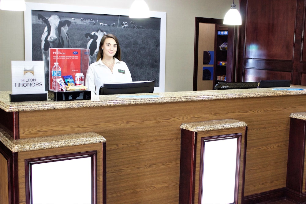 Hampton Inn Seguin 6/53