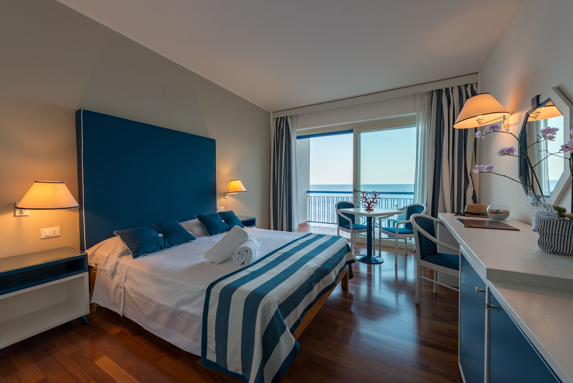 FAMILY, TRIPLE, SEA VIEW