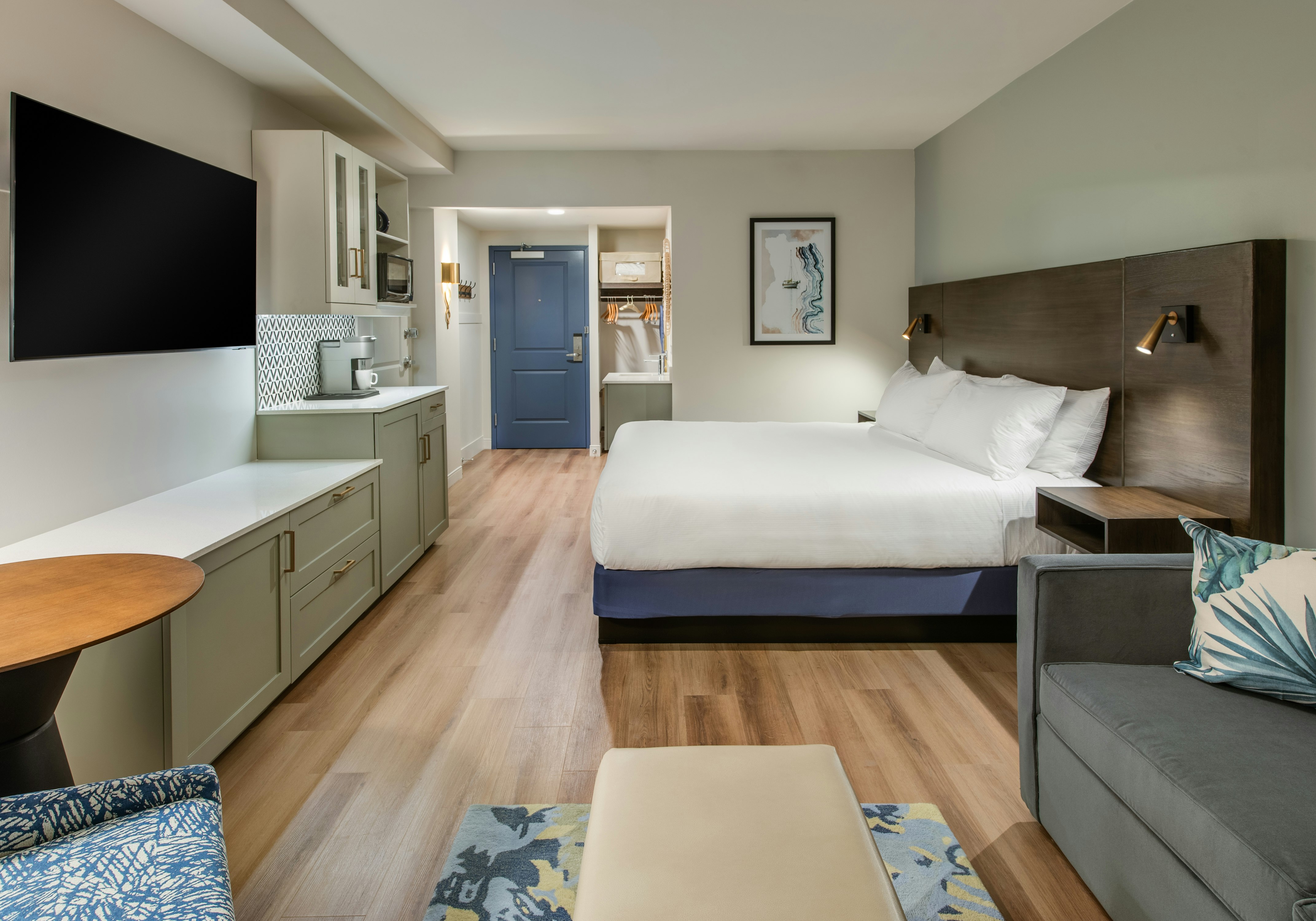 Room, King Bed, Sunrise View, High Floor