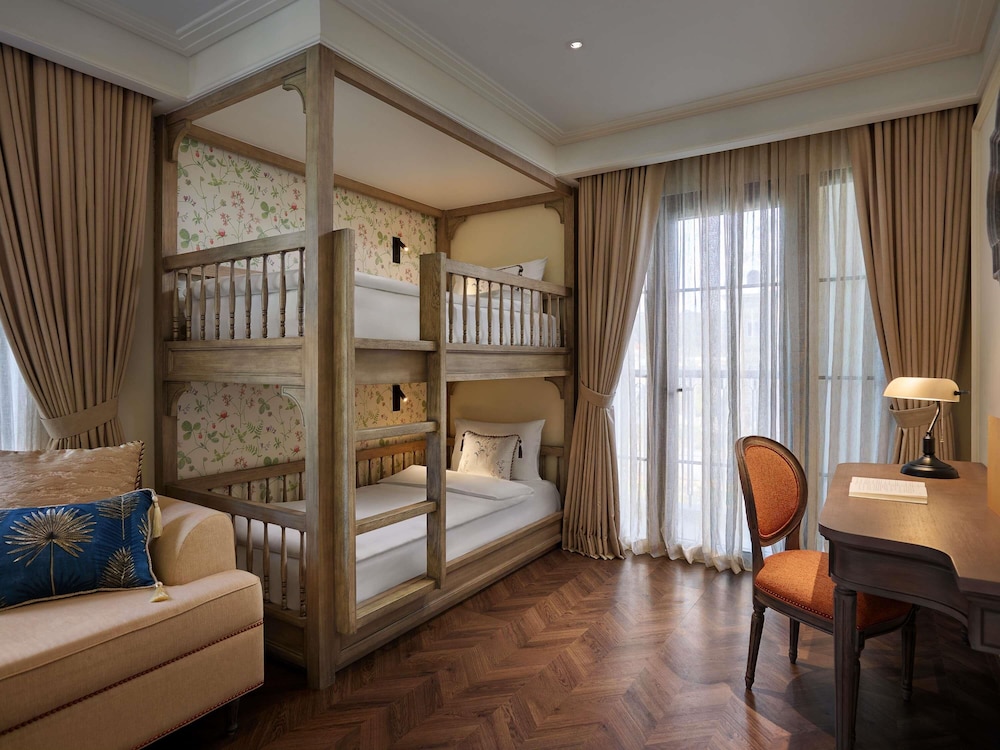 جناح جونيور عائلي بسرير كينج بشرفة، Mercure Da Lat Resort 2/7