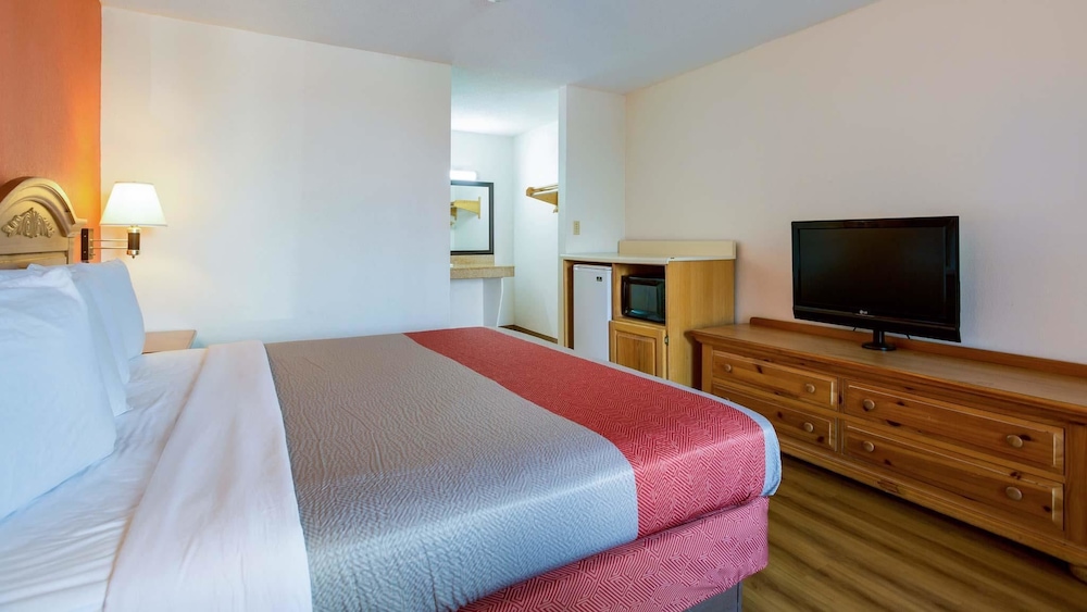 Deluxe, 2 Double Beds, Smoking