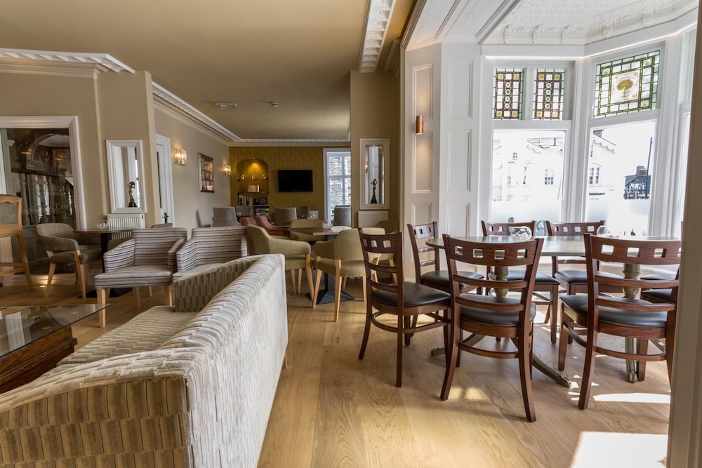 Lamplighter Dining Rooms 48/61