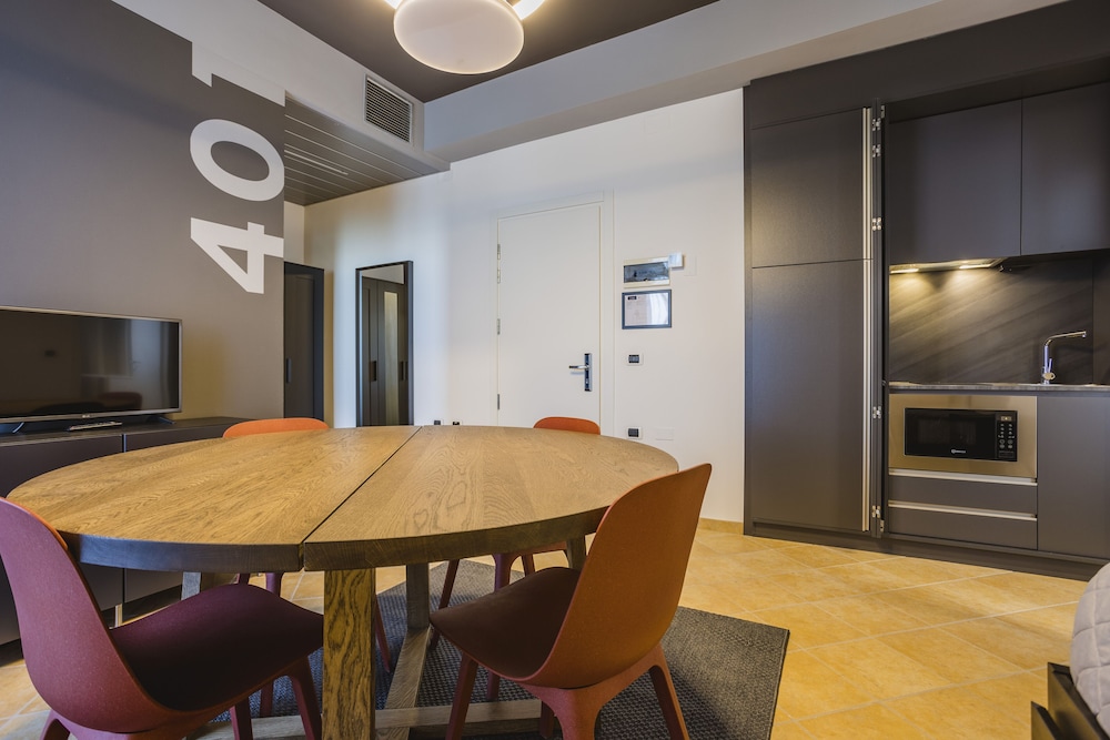 Residence 9 Line 37/50