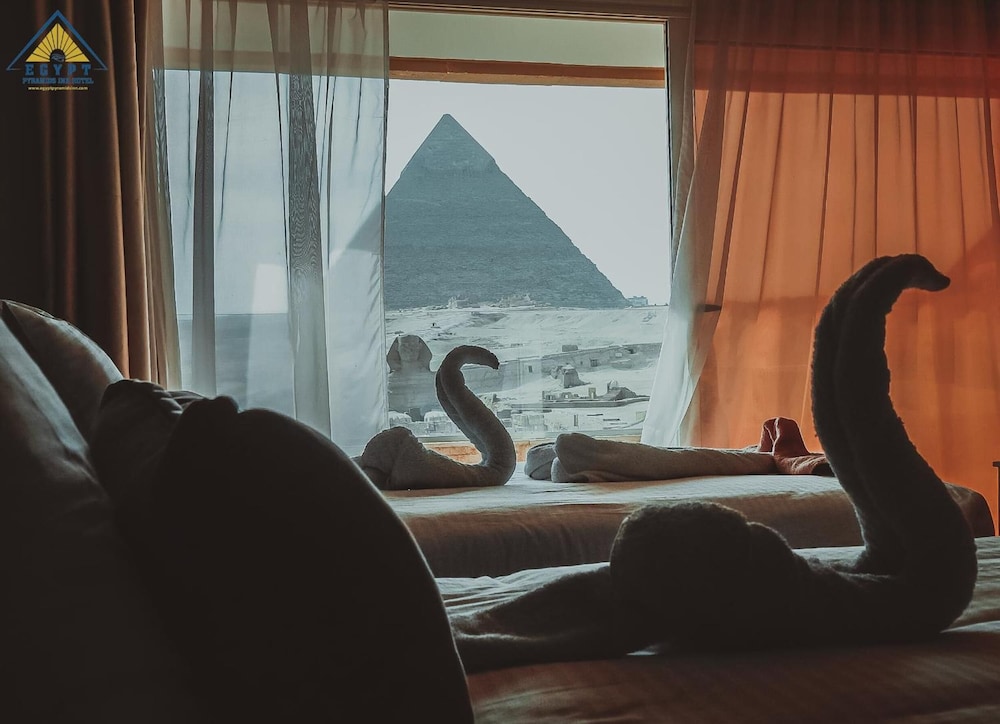 Egypt Pyramids Inn 30/50