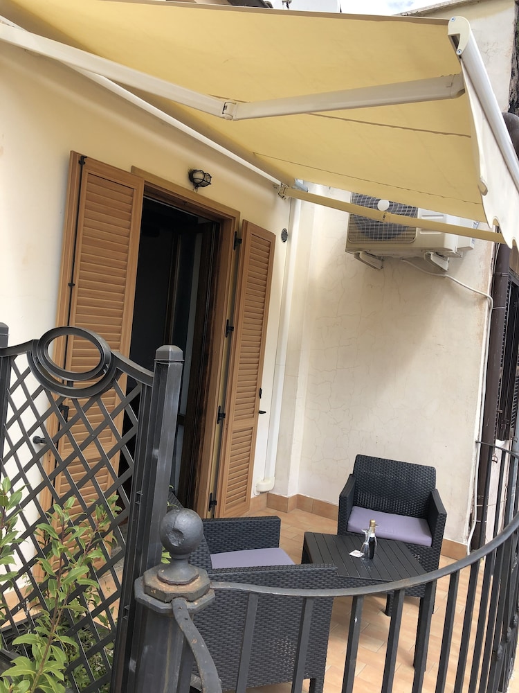 BB Il Re Alla Reginella Guest House 25/42