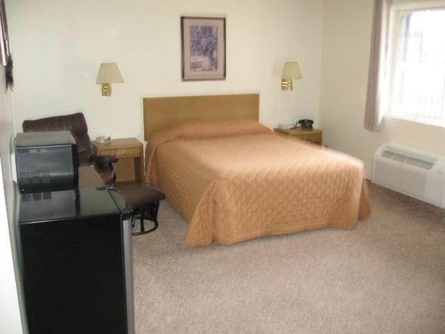 Little Bear Motel 36/43