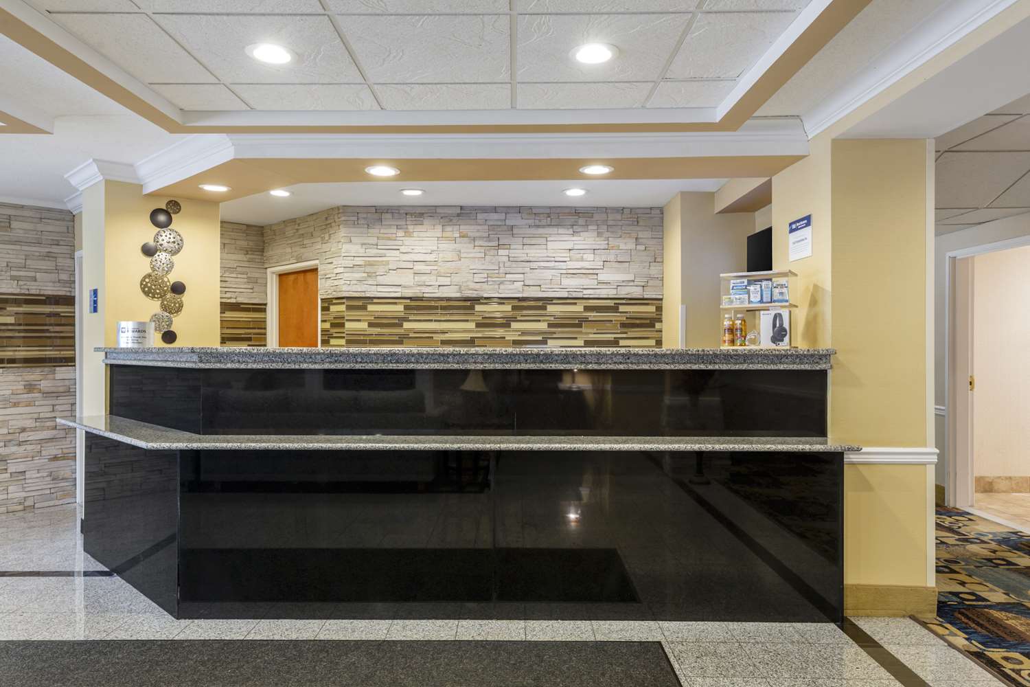 Best Western Plus New England Inn & Suites 2/20