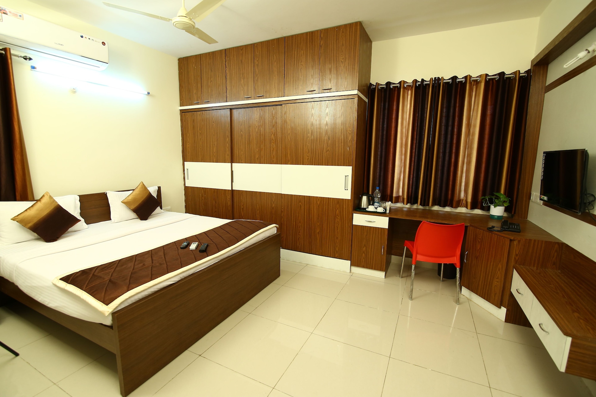 2 BEDROOMS, STANDARD
