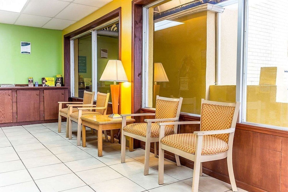 Ocean Star Hotel 7/11