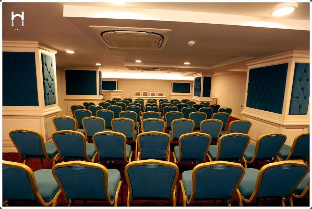HANZADE PARK HOTEL 32/38