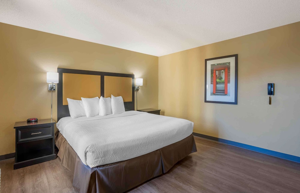 Extended Stay America Springfield - South 15/32