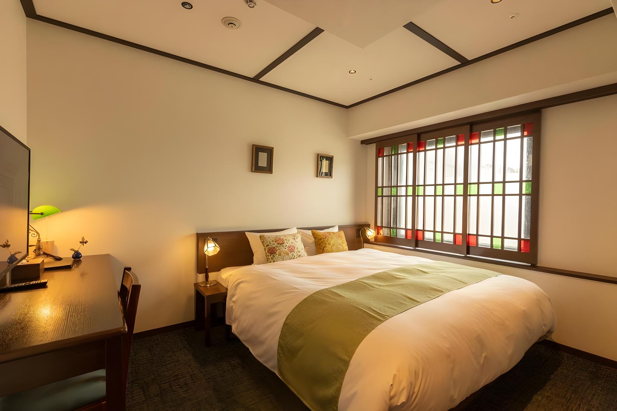 Hollywood, Twin Beds