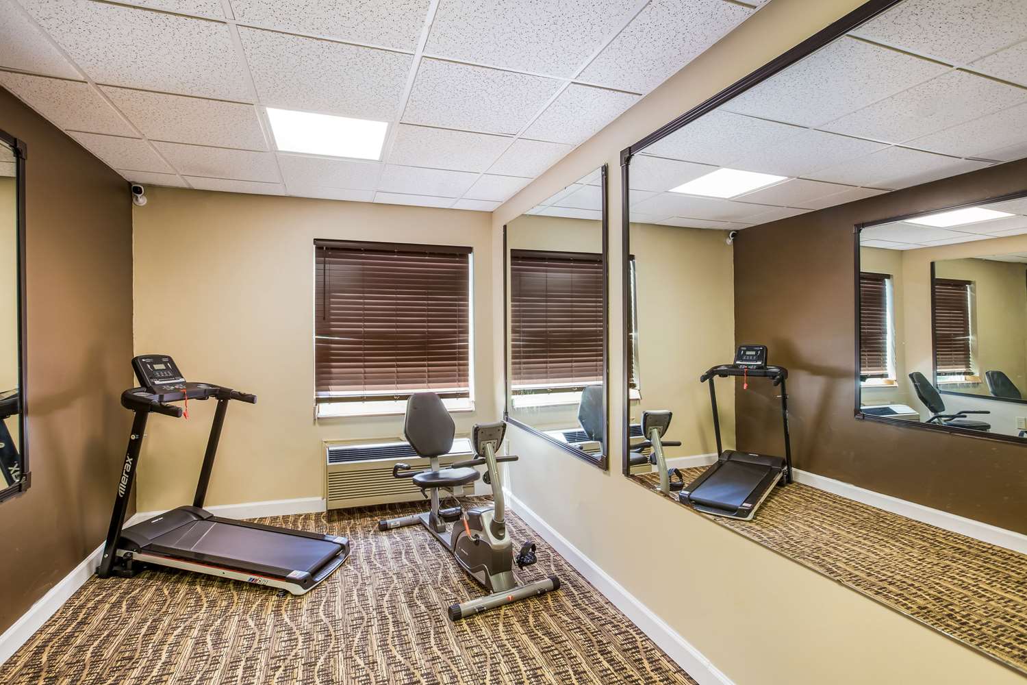 Comfort Inn & Suites Fairborn Near Wright Patterson AFB 7/15