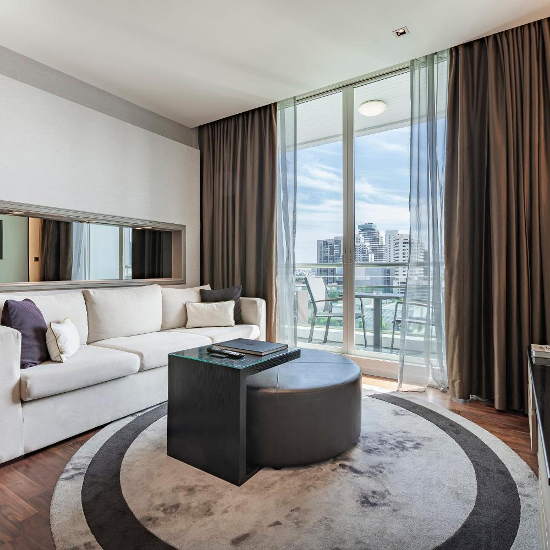 جناح بشرفة، MUU Bangkok Hotel 6/10
