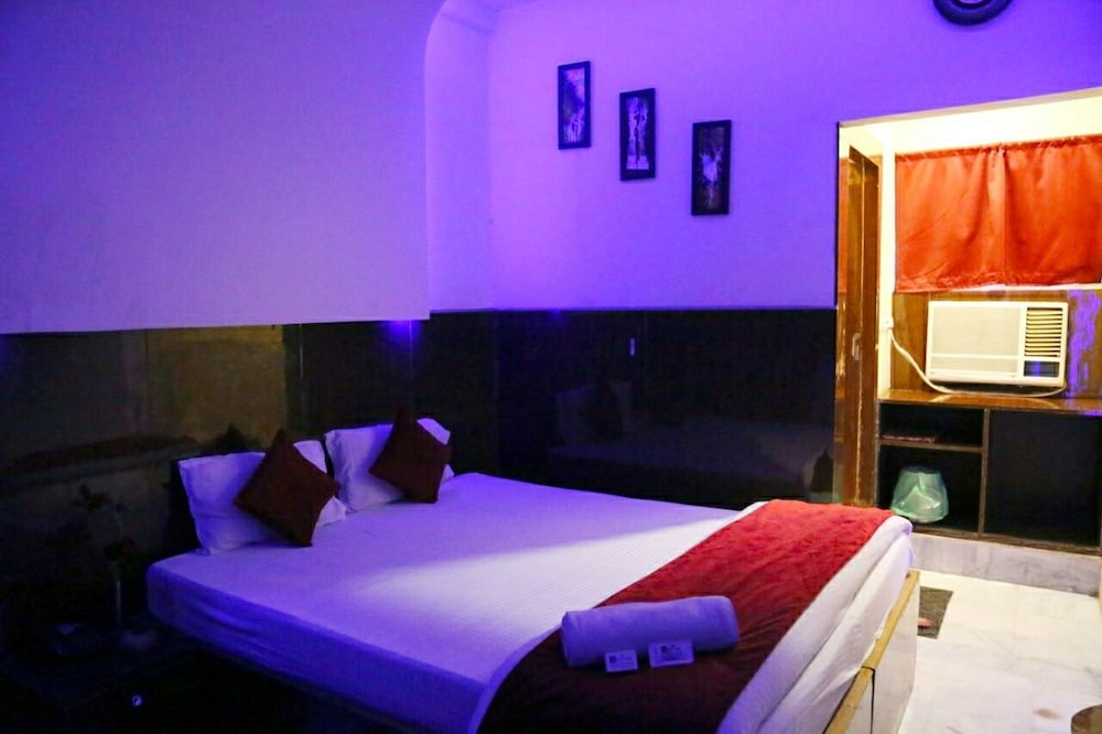Holidei Inn 19/40