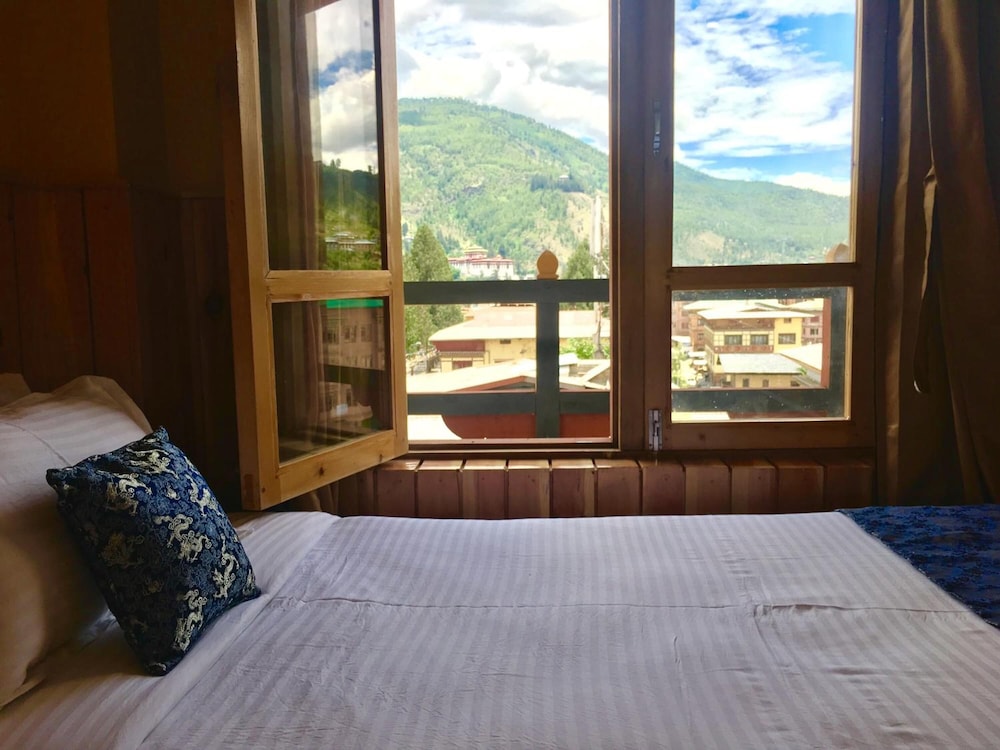 Hotel Khamsum 12/32