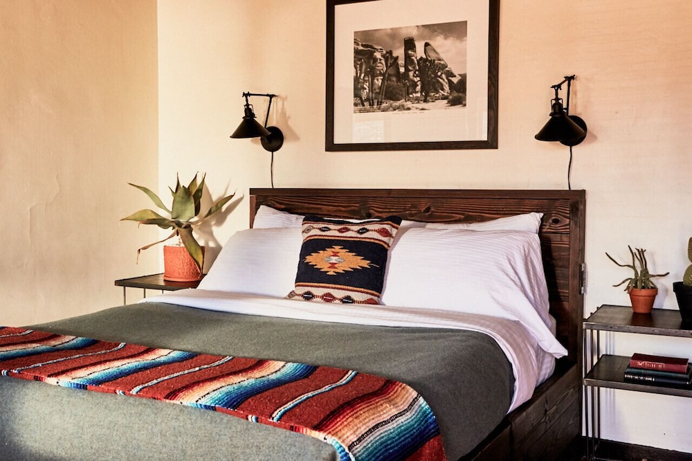 Pioneertown Motel 25/53
