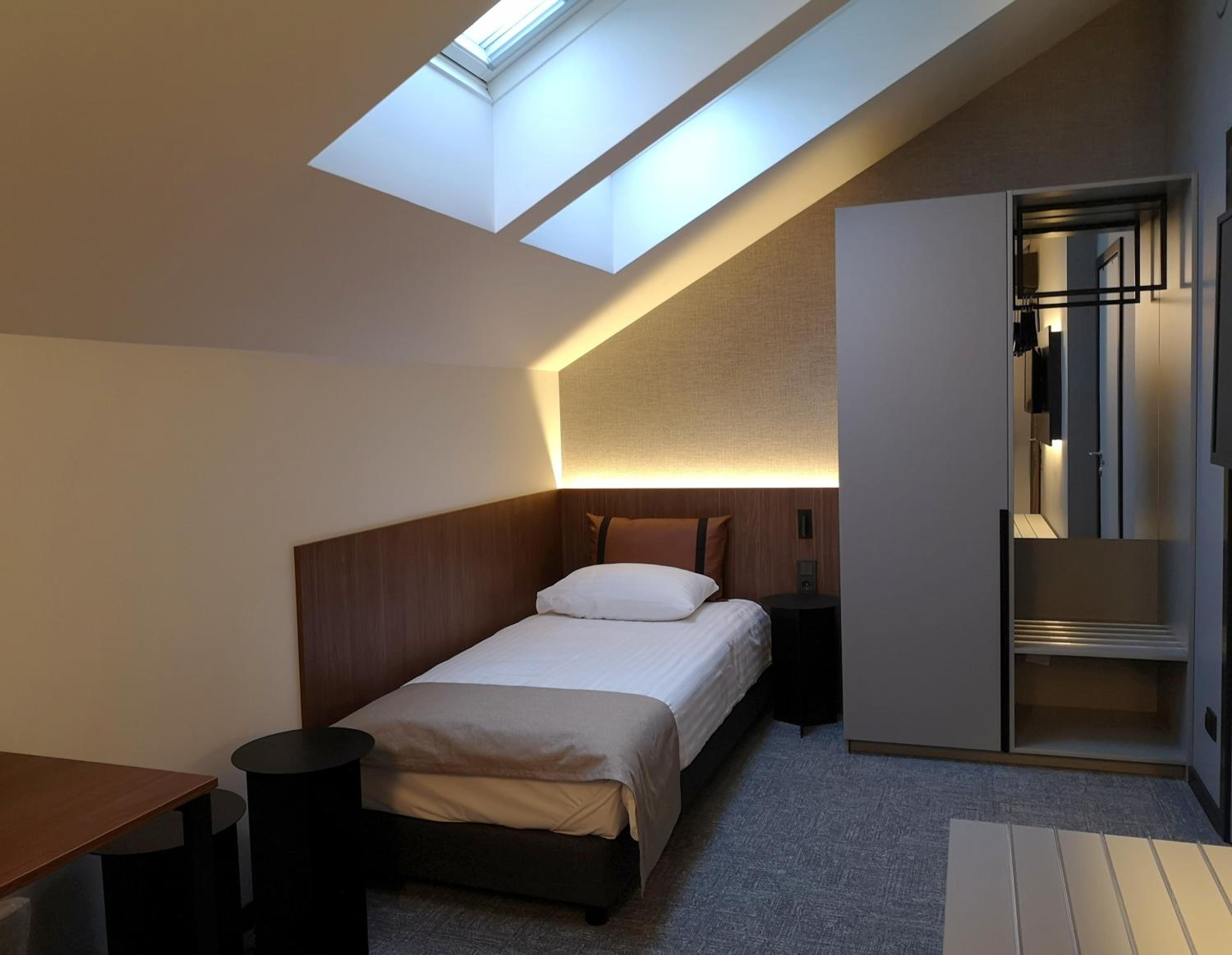 Room, Single, Attic