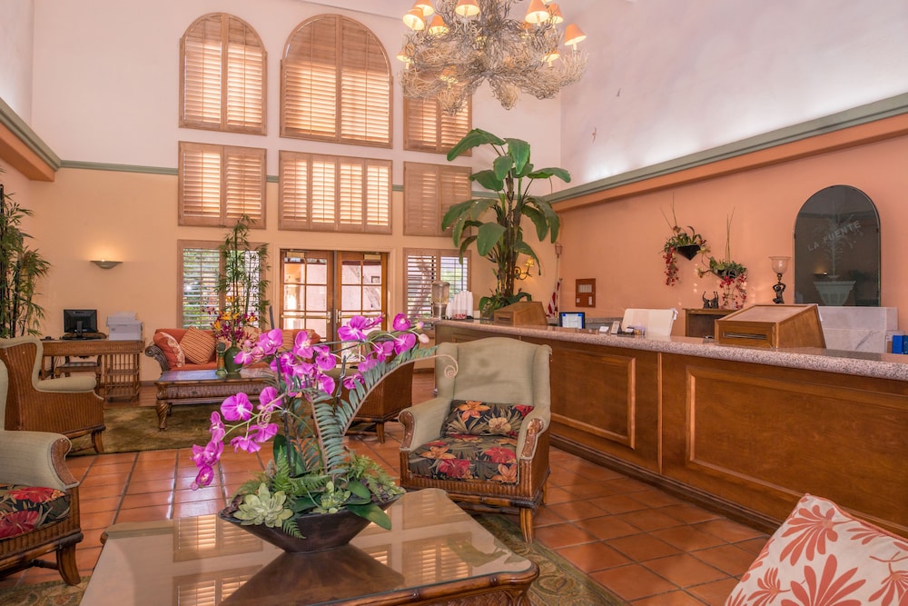 La Fuente Inn Suites 5/65