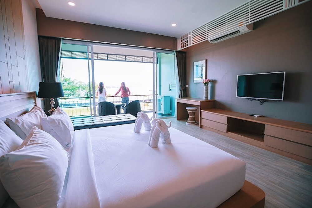 Baan Rim Ao 22/65