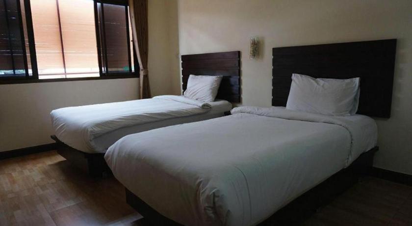 Ponburi Hotel 30/90